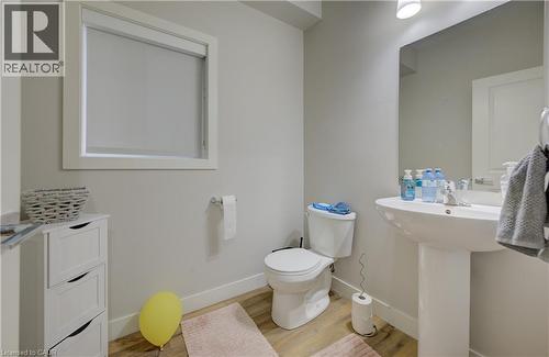 33 Second Avenue Unit# A, Kitchener, ON - Indoor Photo Showing Bathroom