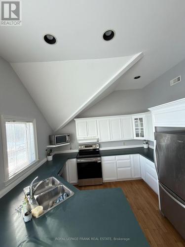 Upper - 64 Park Road N, Oshawa (Mclaughlin), ON 