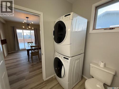 111 5Th Avenue E, Kindersley, SK - Indoor Photo Showing Laundry Room