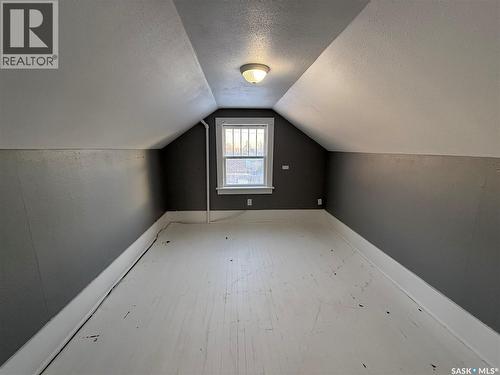 111 5Th Avenue E, Kindersley, SK - Indoor Photo Showing Other Room