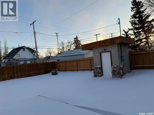 111 5Th Avenue E, Kindersley, SK - Outdoor