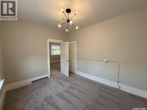 111 5Th Avenue E, Kindersley, SK - Indoor Photo Showing Other Room