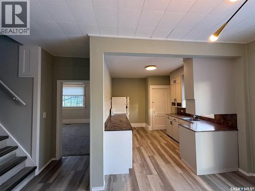 111 5Th Avenue E, Kindersley, SK - Indoor