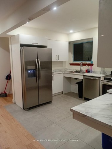 39 Earlton Road, Toronto, ON - Indoor Photo Showing Kitchen