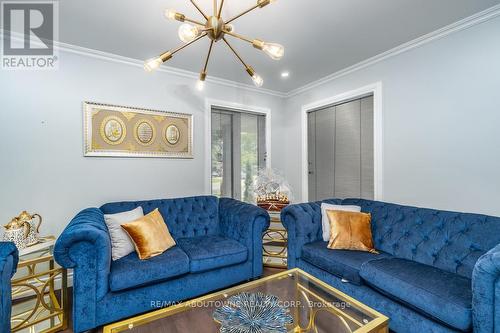 14 Sable Drive, Hamilton, ON - Indoor Photo Showing Living Room