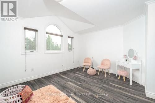 14 Sable Drive, Hamilton, ON - Indoor Photo Showing Other Room