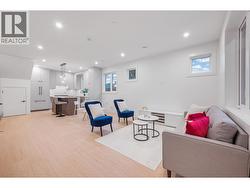 4 5554 CULLODEN STREET  Vancouver, BC V5W 3R8