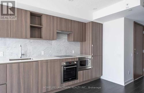 3202 - 19 Bathurst Street, Toronto, ON - Indoor Photo Showing Kitchen