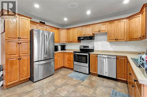 569 Sacred Heart, Lasalle, ON - Indoor Photo Showing Kitchen