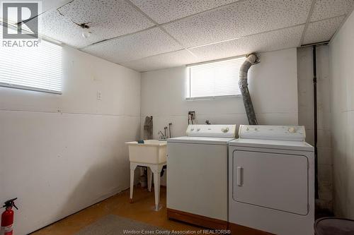 1239 Mcewan Avenue, Windsor, ON - Indoor Photo Showing Laundry Room