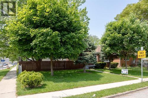 1239 Mcewan Avenue, Windsor, ON - Outdoor
