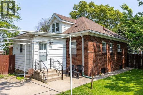 1239 Mcewan Avenue, Windsor, ON - Outdoor