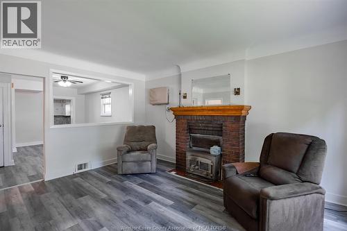 1239 Mcewan Avenue, Windsor, ON - Indoor Photo Showing Living Room With Fireplace