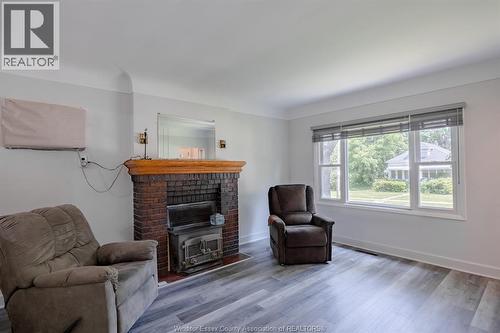 1239 Mcewan Avenue, Windsor, ON - Indoor Photo Showing Living Room With Fireplace