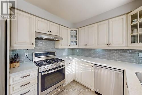 1012 Gordon Heights, Milton, ON - Indoor Photo Showing Kitchen