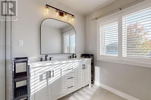 1012 Gordon Heights, Milton, ON - Indoor Photo Showing Bathroom