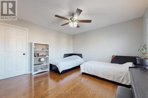 1012 Gordon Heights, Milton, ON - Indoor Photo Showing Bedroom