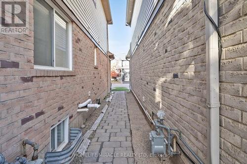 1012 Gordon Heights, Milton, ON - Outdoor With Exterior