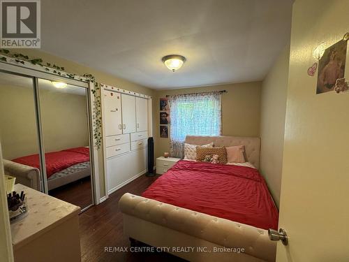 1462 Glengarry Avenue, London North (North H), ON - Indoor Photo Showing Bedroom