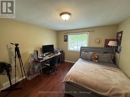 1462 Glengarry Avenue, London North (North H), ON - Indoor Photo Showing Bedroom