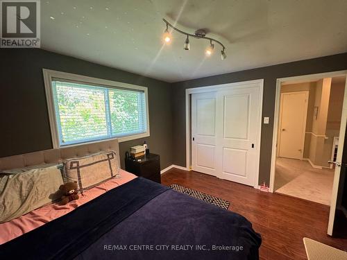 1462 Glengarry Avenue, London North (North H), ON - Indoor Photo Showing Bedroom