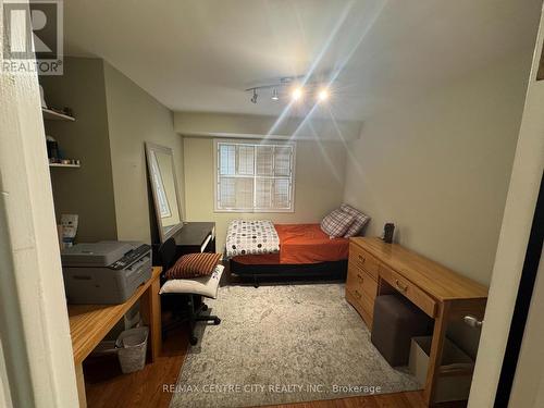 1462 Glengarry Avenue, London North (North H), ON - Indoor Photo Showing Bedroom