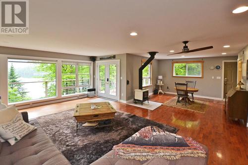 84 Captain Estates Road, Whitestone (Hagerman), ON - Indoor Photo Showing Living Room