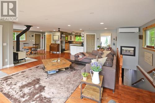 84 Captain Estates Road, Whitestone (Hagerman), ON - Indoor Photo Showing Living Room