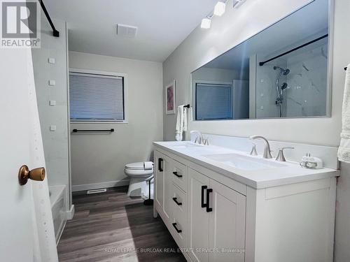 243 Appleby Line, Burlington, ON - Indoor Photo Showing Bathroom
