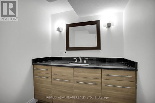 2601 Tucker Court, London North (North I), ON - Indoor Photo Showing Bathroom