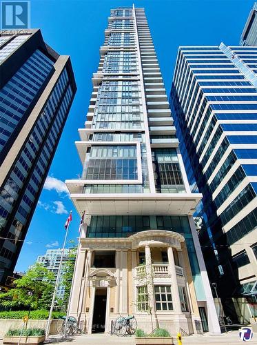 3909 - 426 University Avenue, Toronto, ON - Outdoor With Facade