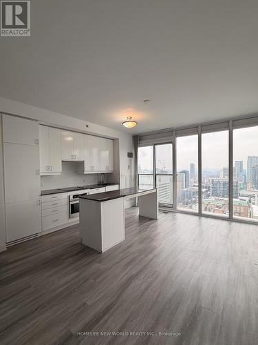Kitchen - 3909 - 426 University Avenue, Toronto, ON - Indoor Photo Showing Kitchen