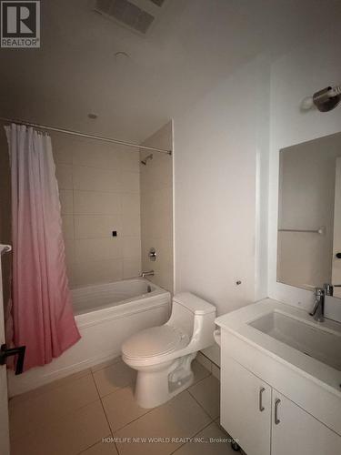 Bathroom - 3909 - 426 University Avenue, Toronto, ON - Indoor Photo Showing Bathroom