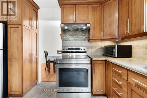 3 Nelson Avenue, Kitchener, ON - Indoor Photo Showing Kitchen