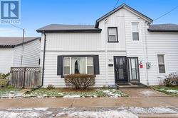 215 CELINA STREET  Oshawa (Central), ON L1H 4N7