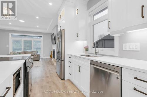 5 Schmidt Way, Quinte West (Murray Ward), ON - Indoor Photo Showing Kitchen With Upgraded Kitchen