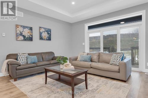 5 Schmidt Way, Quinte West (Murray Ward), ON - Indoor Photo Showing Living Room