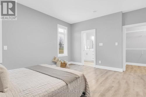 5 Schmidt Way, Quinte West (Murray Ward), ON - Indoor Photo Showing Bedroom