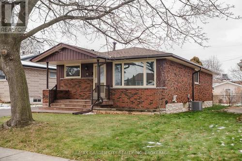 62 Loyalist Drive, Hamilton (Corman), ON - Outdoor