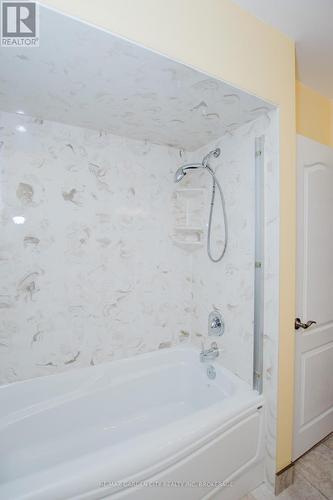 62 Loyalist Drive, Hamilton (Corman), ON - Indoor Photo Showing Bathroom