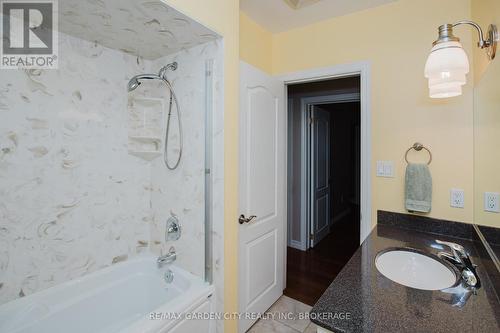 62 Loyalist Drive, Hamilton (Corman), ON - Indoor Photo Showing Bathroom