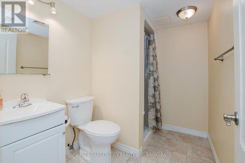 62 Loyalist Drive, Hamilton (Corman), ON - Indoor Photo Showing Bathroom