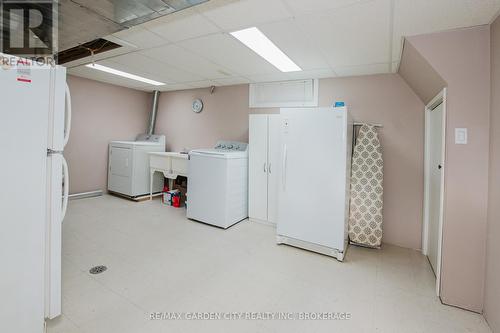 62 Loyalist Drive, Hamilton (Corman), ON - Indoor Photo Showing Laundry Room