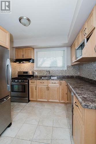 62 Loyalist Drive, Hamilton (Corman), ON - Indoor Photo Showing Kitchen