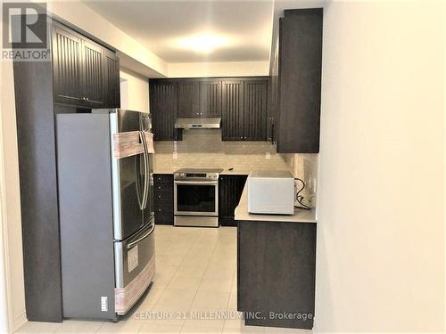 72 Palace Street, Thorold, ON - Indoor Photo Showing Kitchen With Stainless Steel Kitchen