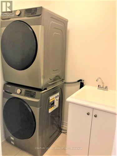72 Palace Street, Thorold, ON - Indoor Photo Showing Laundry Room