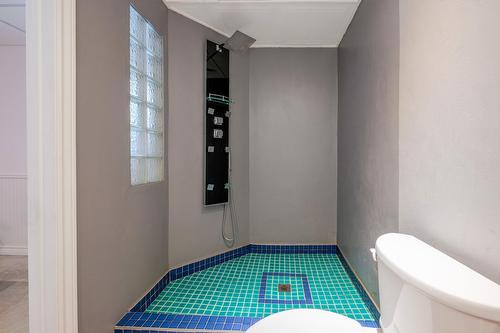 Salle de bains - 147 Ch. De La Vallée, Sutton, QC - Indoor Photo Showing Other Room