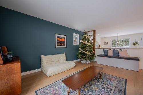 Salon - 147 Ch. De La Vallée, Sutton, QC - Indoor