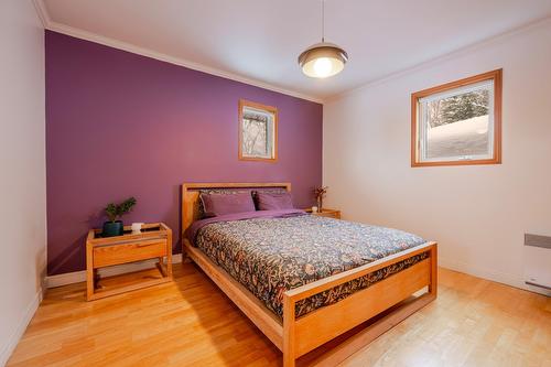 Chambre à coucher - 147 Ch. De La Vallée, Sutton, QC - Indoor Photo Showing Bedroom