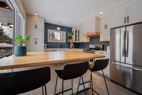 Cuisine - 147 Ch. De La Vallée, Sutton, QC - Indoor Photo Showing Kitchen